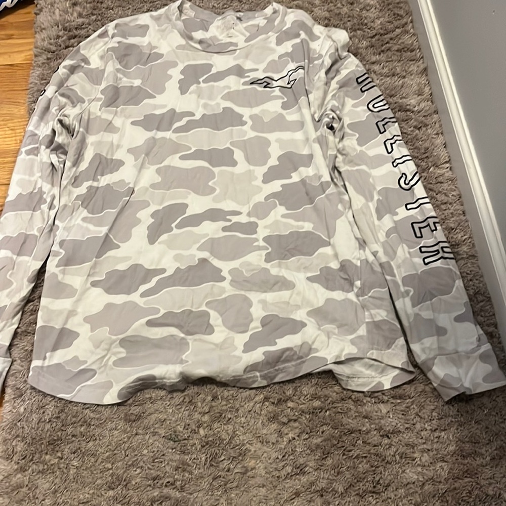 size medium long sleeve